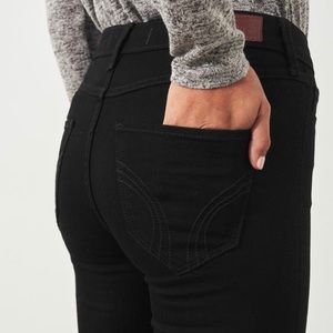 black highwaisted jeans